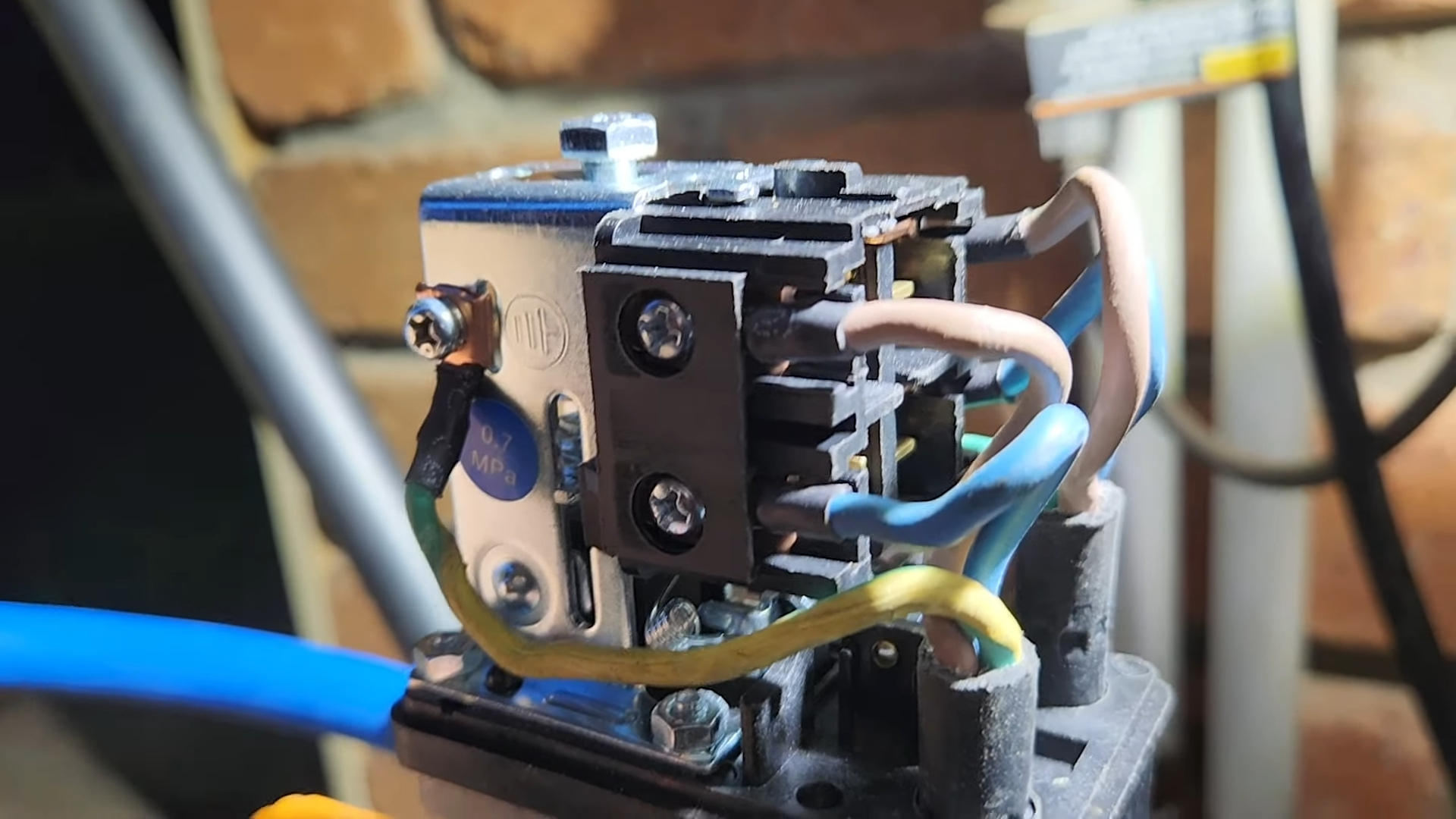 Como funciona um INTERRUPTOR DE PRESSÃO de compressor de ar econômico! 